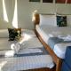 Affordable Group Stay with a Balcony, Free Parking, Pool and Gym - B2 7Opals