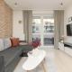 Subtle Colors Apartment in Warsaw with Furnished Balcony by Noclegi Renters, Varšava - Fotografie 1