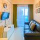 2BR with City and Pool View La Riz Supermall Mansion Apartment By Travelio Surabaya - Foto 3