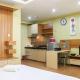 Spacious Studio The Edge Bandung Apartment By Travelio, Bandung - Fotografie 2