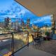 The Draper - Luxury Corner Unit w Tower View, - Near Stampede, Saddledome, BMO Centre! FREE Parking, Banff Pass, & Wine!, Calgary (photo 5)