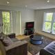 Spacious City Apartment & Free Parking