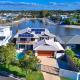 Large Canal-front House at Mooloolaba - Foto 1