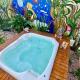 Toucan House Sleeps 6 - with AC & Jacuzzi!, Alto Paraíso de Goiás - Foto 1
