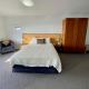 Ocean Beach Hotel, Perth (photo 8)