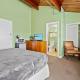 Oceanfront Inn, Standard Room, King Bed, Town View, #10, Fort Pierce - Fotografie 3