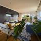 Elegant House Where you Call it Home in Northcote, Окленд - Фото 4