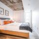 Rustic, Downtown Quebec, Rooftop pool, 2 bedrooms AND 2 bathrooms -up to 6 guests - Fotografie 4