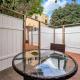 Cozy 1-Bedroom With Outdoor Seating Area Close to West Hollywood, Los Angeles - Foto 3