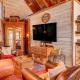 Pet-Friendly Wimberley Cabin with Fire Pit and Hot Tub - Foto 2