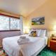 Colonial Home 7BR 4BA Sleeps 14, Bothell (zdjęcie 3)