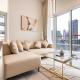 Elegant 2BR Ensuite with Canal & Burj Khalifa View, Dubaï - Photo 1