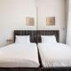 Elegant 2BR Ensuite with Canal & Burj Khalifa View, Dubaï - Photo 3