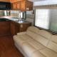 Private 1-bedroom RV with full hookups and direct bus to NYC Manhattan only 2 blocks away, Linden - Fotografie 1