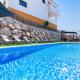 Villa Serranita - Stylish Holiday Home with Views and Air Conditioning 15 mins to Sitges, Olivella