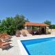 Villa Kamena with private pool, Hrvace