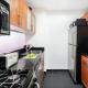 Sleek 1-Bedroom in the Financial Dsitrict, Нью-Йорк - Фото 9