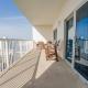 12th Floor 2 Bedroom Condo at Crystal Tower, 2 Outdoor Pools and Lazy River, Heated Indoor Pool, Direct Beach Access Gulf Shores - Foto 2