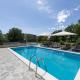 Nany-Villa with heated pool, Trolokve