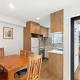 Ventura Retreat Townhouse with Parking and Patio, Окленд - Фото 3