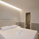 Urban Allure 2BR, 2BA Acropolis View Apt Jacuzzi, Athen - Foto 9