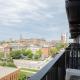 Chic East Side 1BR Apt with Balcony, Pool, and Gym, Milwaukee - Fotografie 3