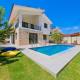 Villa Kızılbella 2, lüks havuzlu korunaklı taş villa