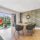 Stylish 2BR Escape Urban Bliss by Zodiak Stays, Окленд - Фото 3