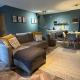 Stylish House with hot tub on Blair Castle Estate, Dalry