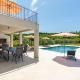 Green & Blue Five Bedroom Villa with Private Pool and Complete Privacy Čilipi - Foto 9