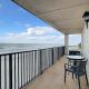Beachfront with large private balcony ~ Shore Villa Condo Edgewater - Foto 1