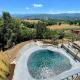 villa ipnotica - panoramic views plus exquisite pool - sleeps 7 - very stylish, San Gregorio (foto 2)