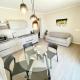 villa ipnotica - panoramic views plus exquisite pool - sleeps 7 - very stylish, San Gregorio (foto 4)