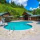 Perfect Getaway- Game Room, Mini Golf Course, Hot Tub, Pool Access