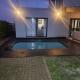 Spacious Double Room for Two with Pool, Braai, Gas Stove, Complete Kitchen, Fast WiFi and Private Bathroom Kapské Město - Fotografie 7