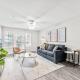 Spacious 2BR King Suites w Pool, Gym, Laundry - Close to Downtown, Austin