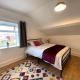 Long stays by Tailored Accommodation - 4-Bedroom home in the heart of Bridgend - Foto 2