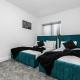 Spacious Detached House with 7 Beds Includes Ping Pong and Pool Table Sleeps 14 Free Parking, Feltham (fotografie 9)