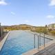 Sleek Inner-City 2-Bed with Swimming Pool & BBQ