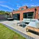 Modern Three Bedroom Home with Hot Tub and Garden - Christchurch Location - Sleeps 7