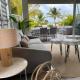 Palm Beach House - Stunning 3 Bedrooms beachfront - Nettle Bay Beach Club, Baie Nettle (Foto 9)