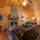 The cozy Lazy Laurel with year-round mountain views, hot tub, fire pit, Cherry Log - Foto 6