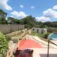 Slpendid villa with heated pool and Jacuzzi for 12 people in Saint-chamas, Saint-Chamas (fotografie 9)