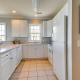 Spacious Southport Condo with Balcony!, Southport (fotografie 7)