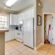 Spacious Southport Condo with Balcony!, Southport (fotografie 8)