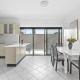 Cozy Private Double Room - Near Stations & Shops - Shared Bathroom, Bankstown (Foto 6)