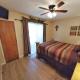 Valley Condo 111 - Dancing Bear Retreat - Creekside - WiFi - Hot Tub - Fireplace - Washer - Dryer - Playground Red River - Foto 4