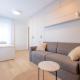 Bright 2BR - 7th floor, Balcony, Free Parking by Gravity Prague, Прага - Фото 3