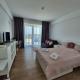 Blaxy Residence E402