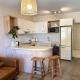 Chic Beachside 2 Bedroom Apartment in Beautiful Coffs Harbour, Кофс-Харбор
